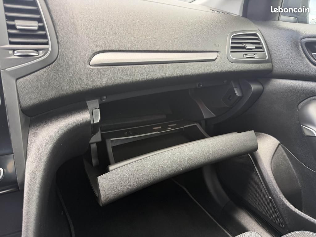 RENAULT MEGANE IV 1.5 Blue dCi - 115 Evolution (image 24)