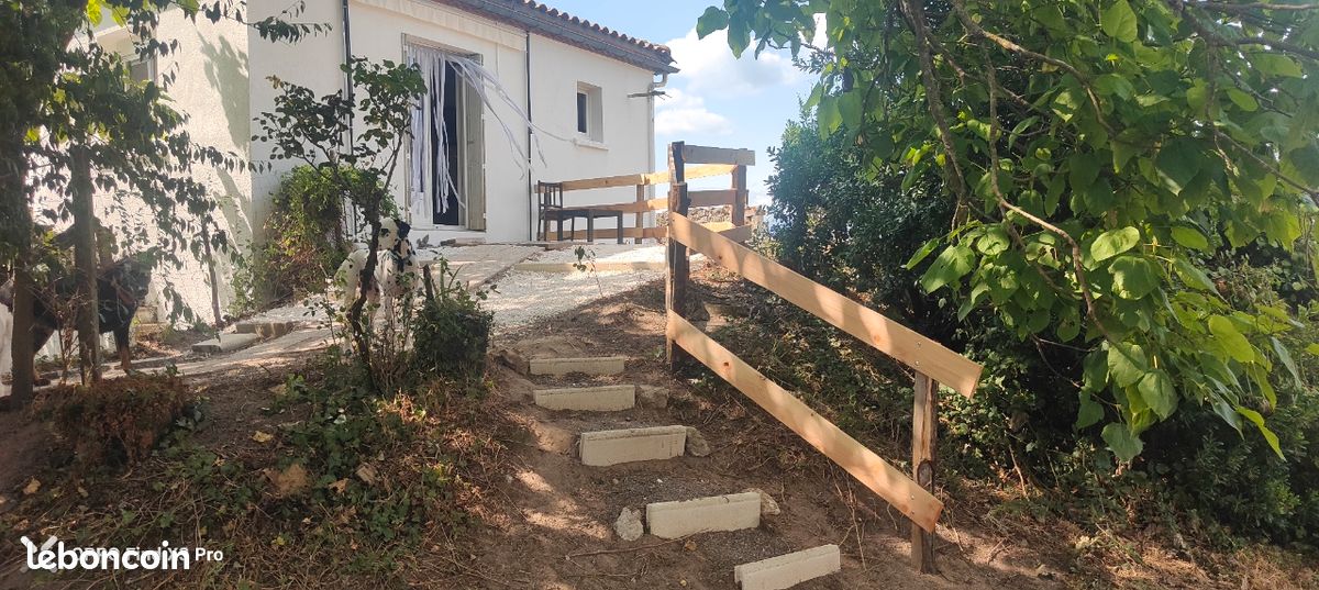 Maison 5 pièces 105 m² · à Courpignac · 105 m² · 160 000 €