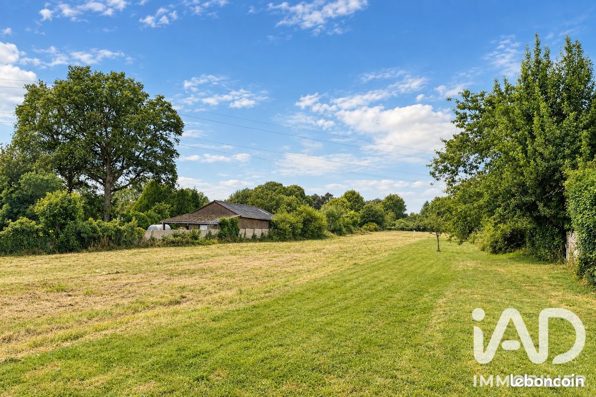 Terrain 3518 m² · à Saint-Perreux · 3 518 m² · 124 300 €