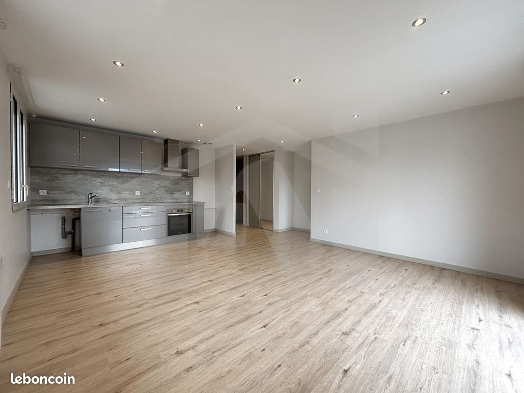 Appartement 3 pièces 63 m² · à Fontaine · 63 m² · 822 €/mois