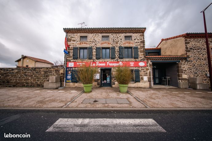 Maison 9 pièces 205 m²