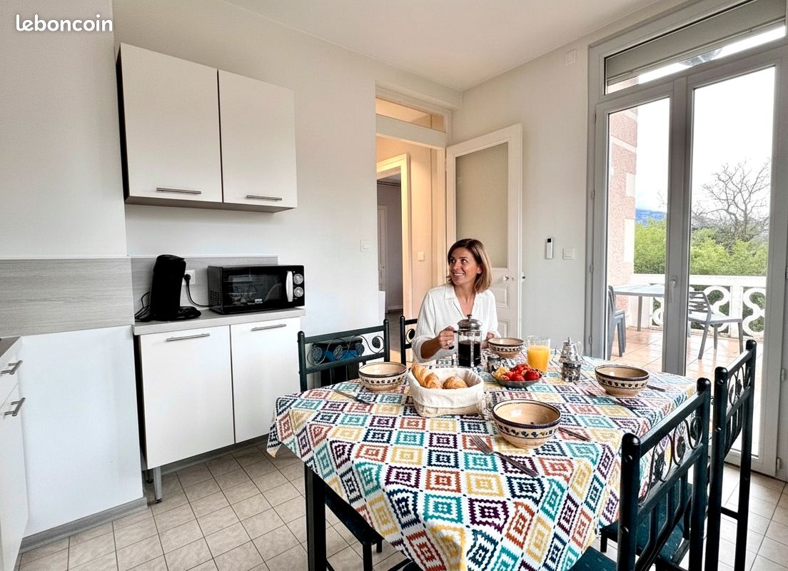 Location de vacances ou cure à Aix Les Bains - 2 Chambres - Bel appartement Lumineux avec Terrasse donnant sur Parc Arboré (image 6)