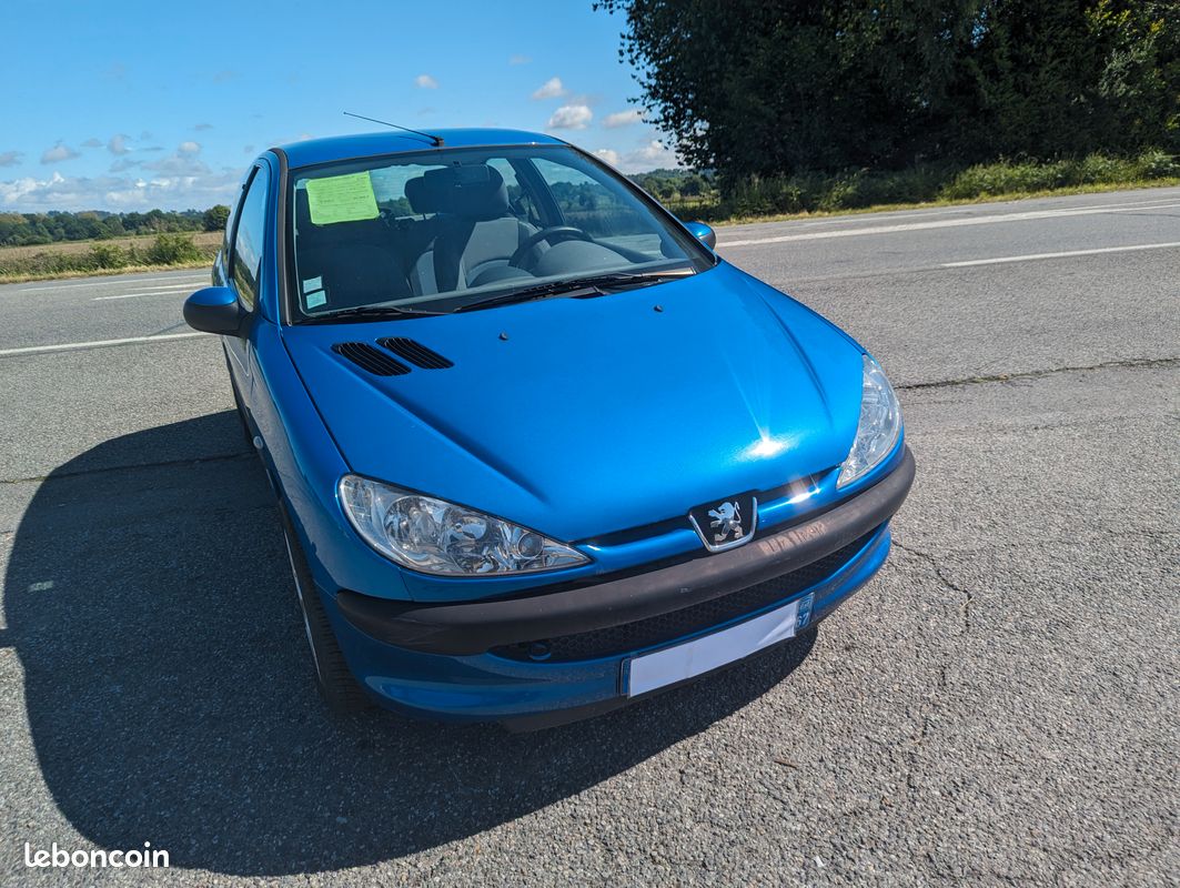 206 1.4 hdi 70cv occamobile 64 pau dans le véhicule qui dure le véhicule fiable (image 1)