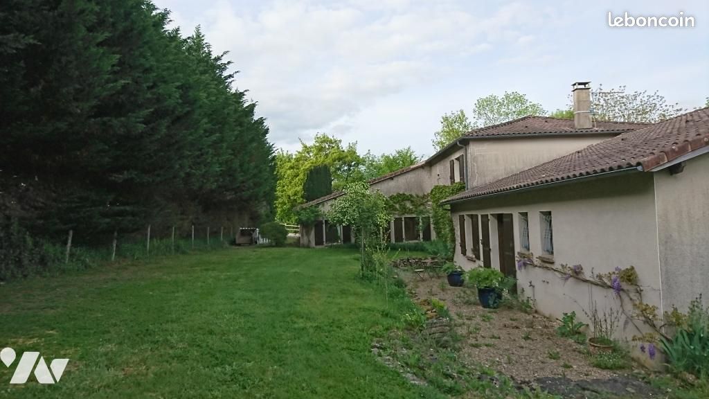 Maison 12 pièces 363 m² · à Augé · 363 m² · 398 000 €