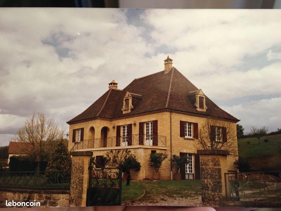 Maison 7 pièces 213 m² · à Saint-Martial-de-Nabirat · 213 m² · 350 000 €