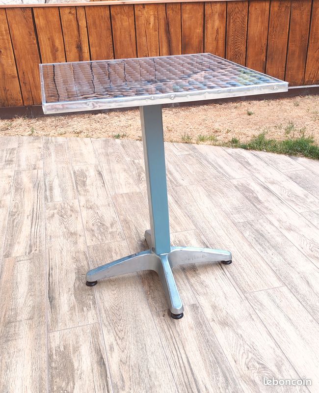Table bistrot (image 1)