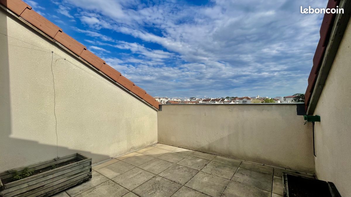 Appartement 3 pièces 102 m² · à Villeurbanne · 102 m² · 220 000 €