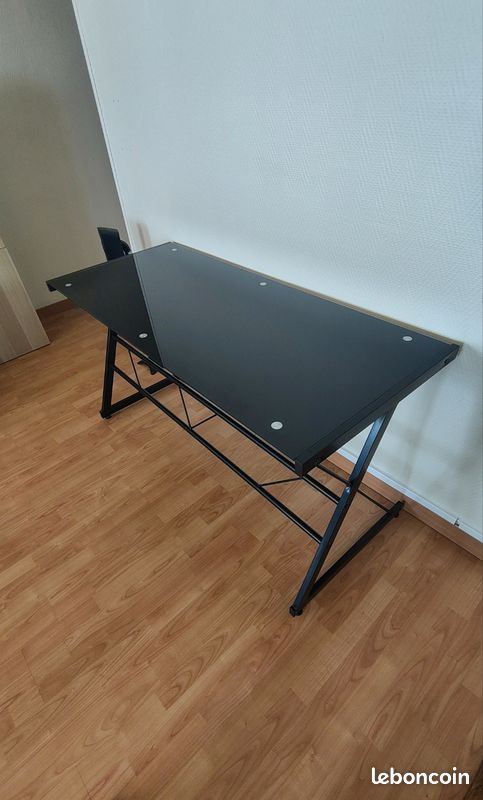 Bureau noir en verre (image 1)
