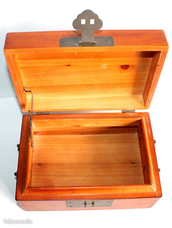 Coffret/Boîte à Bijoux En Bois Style Boîte à Cigares - Occasion (motif Abîmé)