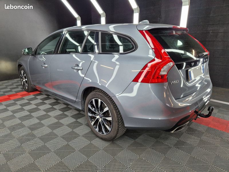 Volvo V60 D2 120CH MOMENTUM GEARTRONIC * ATTELAGE * BLUETOOTH * RADAR (image 6)