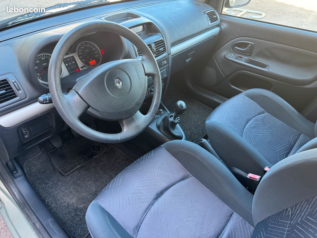Renault Clio II 1.5 dCi 65 ch – 5 portes – 99 000 km – Révisée – Garantie 6 mois (image 6)