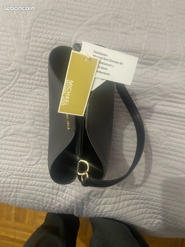 Sac à main Michael kors noir longueur 26cm hauteur 22cm (image 2)