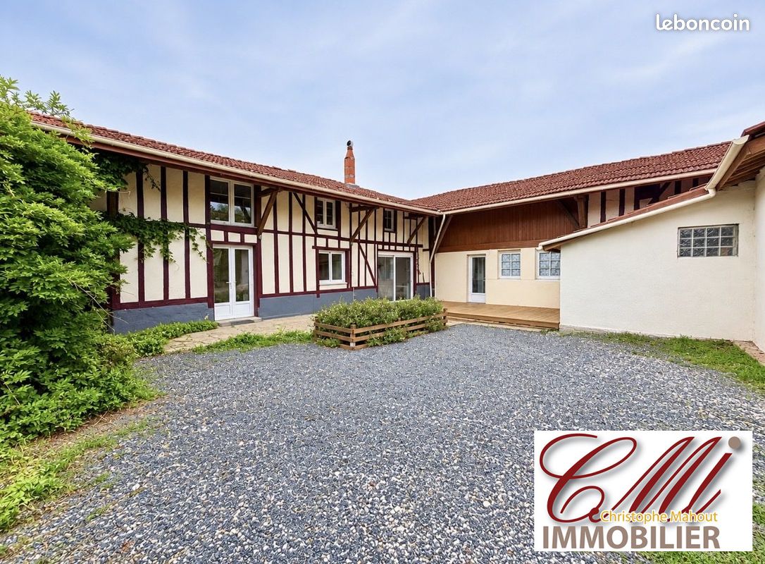 Maison 7 pièces 227 m² · à Ambrières · 227 m² · 168 000 €