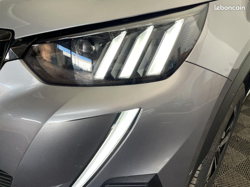 Peugeot 2008 BLUEHDI 130 S&S EAT8 GT (image 21)