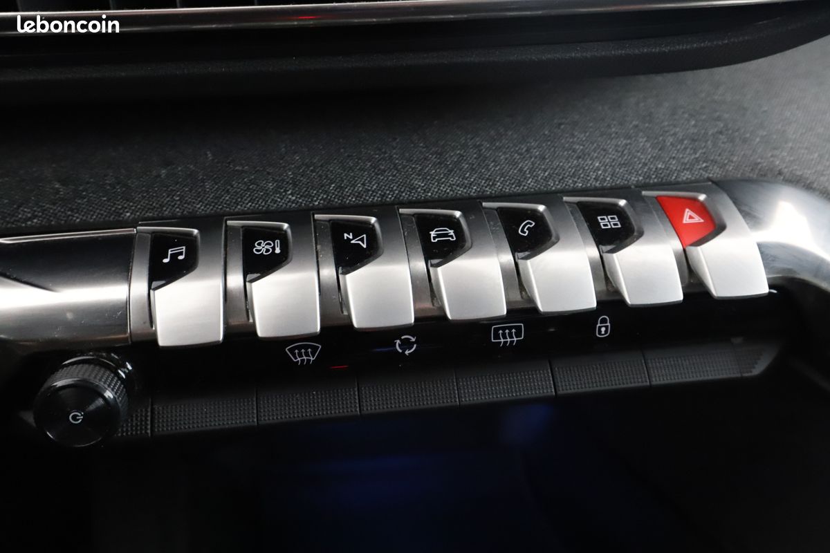 Peugeot 5008 1.2 PureTech GT Line 130 ch (image 24)