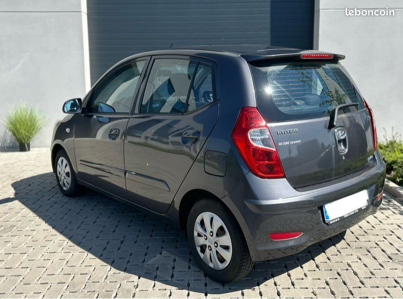 HYUNDAI i10 1.0 70ch - 167 420 Klms - PACK CLIM - CARNET D’ENTRETIEN A JOUR (image 3)