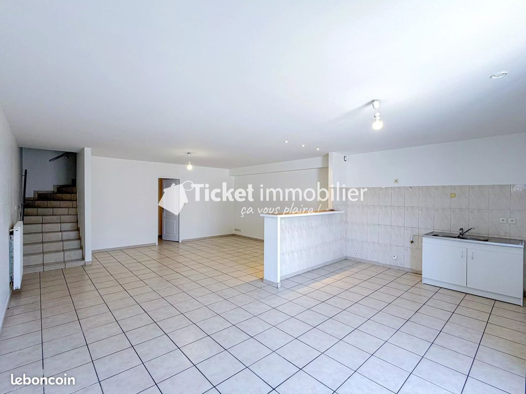 Appartement 4 pièces 106 m² · à Drémil-Lafage · 106 m² · 890 €/mois
