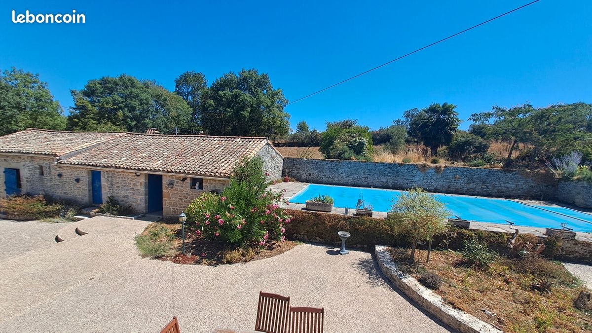 Maison 9 pièces 253 m² · à Germond-Rouvre · 253 m² · 436 800 €