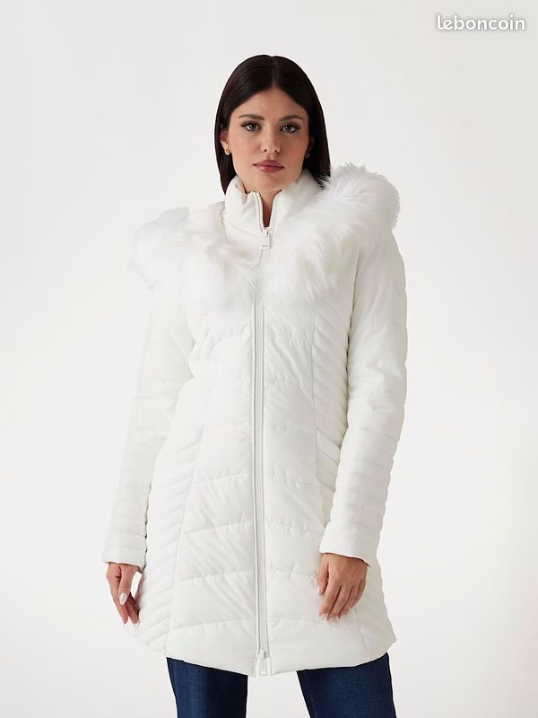 GUESS Doudoune longue coupe slim taille S Vêtements