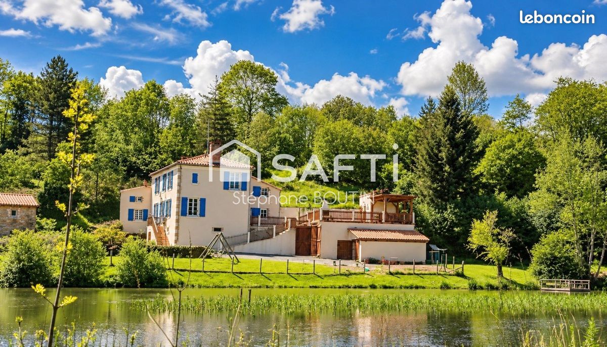 Maison 8 pièces 150 m² · à Sigournais · 150 m² · 331 000 €