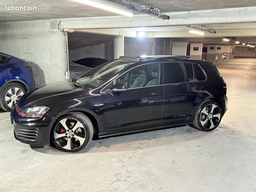 VOLKSWAGEN GOLF 7 VII GTI 2.0L TSI 220 - DSG 6 - 1ère main / Faible Kms (image 2)