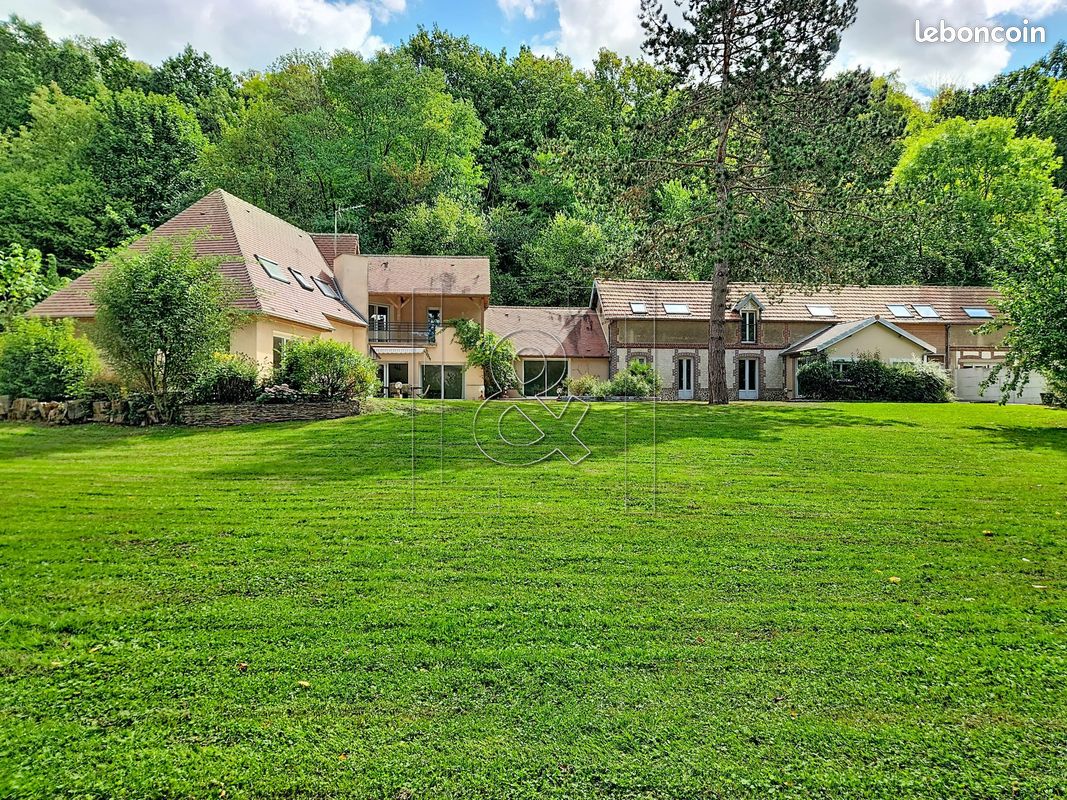 Maison 9 pièces 325 m² · à Romilly-sur-Andelle · 325 m² · 735 000 €