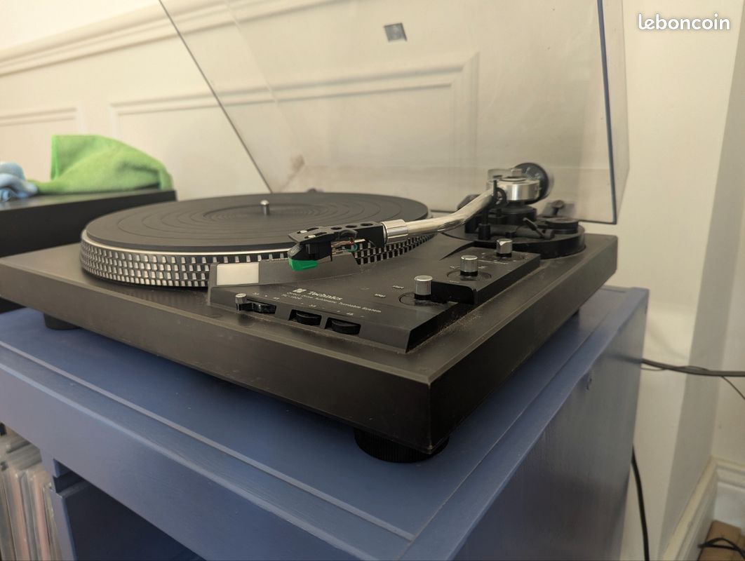 PLATINE TOURNANTE TECHNICS SL-J1 avec stylet de cartouche Technics P30S