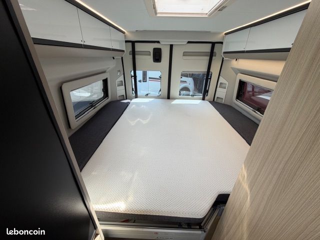Adria 640 SGX + Fourgon aménagé (image 8)