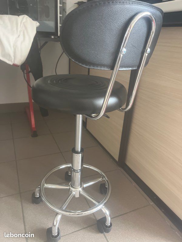 Tabouret à roulette (image 2)