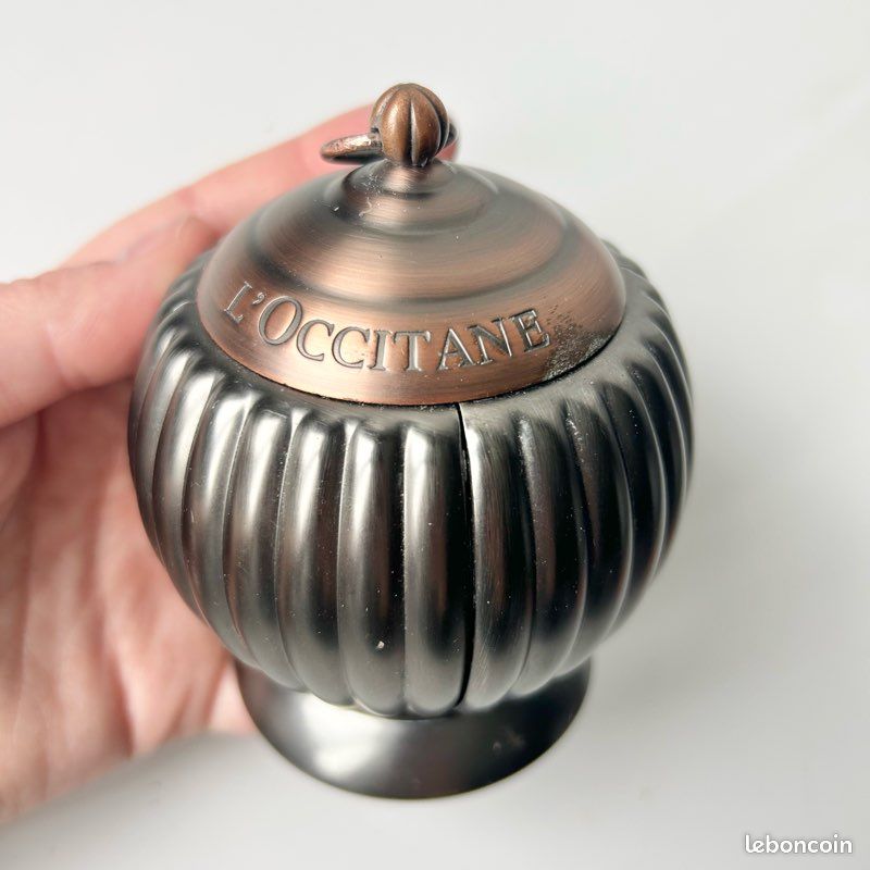 Pendentif Pomander Diffuseur De Parfum L'OCCITANE - Vintage - Métal Doré - Occasion