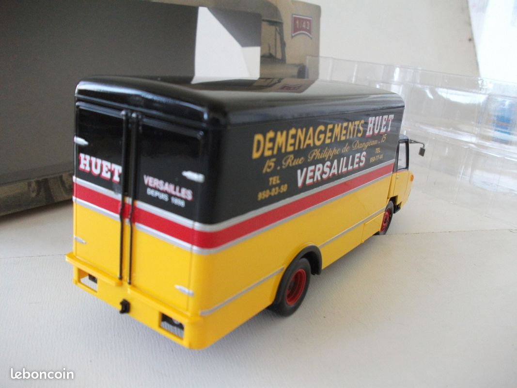 Miniature 1/43-Voitures Françaises d'autrefois -Berliet 11CV Dauphine Miniature 1/43-Voitures Françaises d'autrefois -Berliet 11CV Dauphine