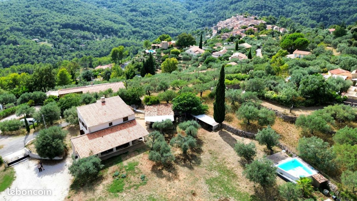 Maison 5 pièces 175 m² · à Claviers · 175 m² · 445 000 €