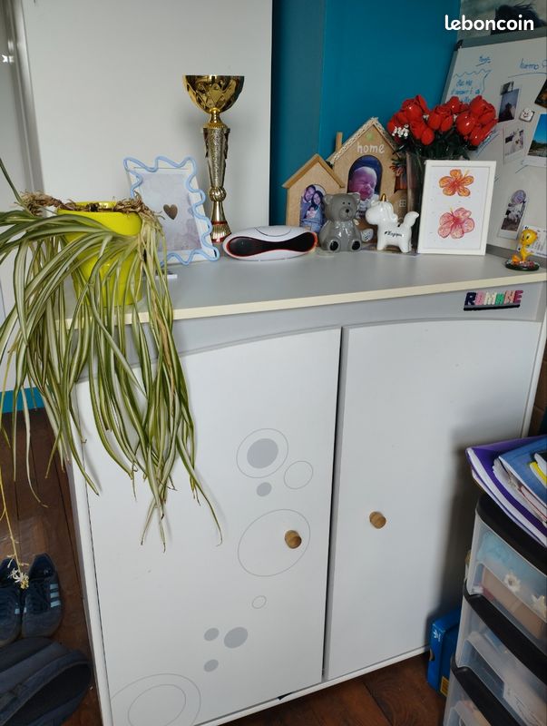 Commode (image 1)