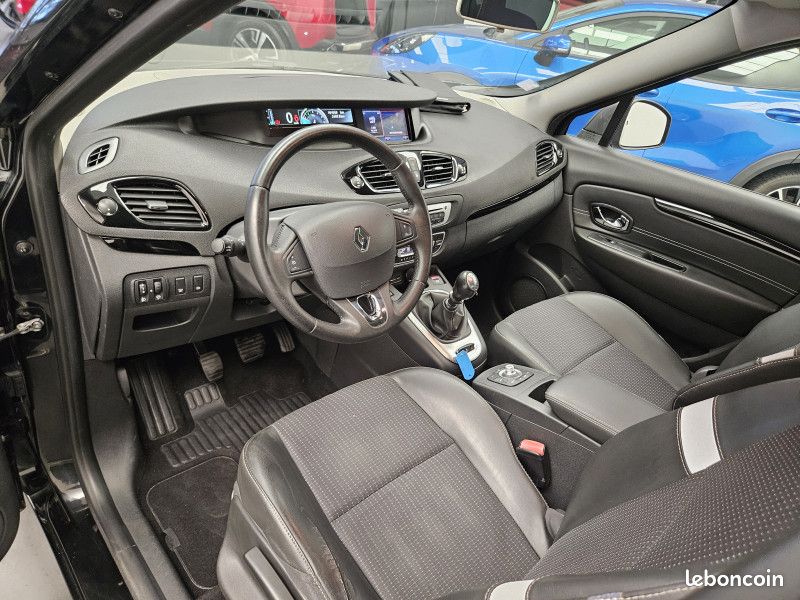 Renault SCENIC III Scénic III 1.6 dci 130 ch / GPS / Radar / Écran / Régulateur / (image 18)