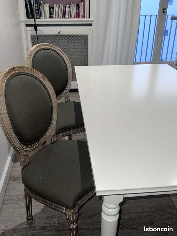 Table et chaises (image 2)