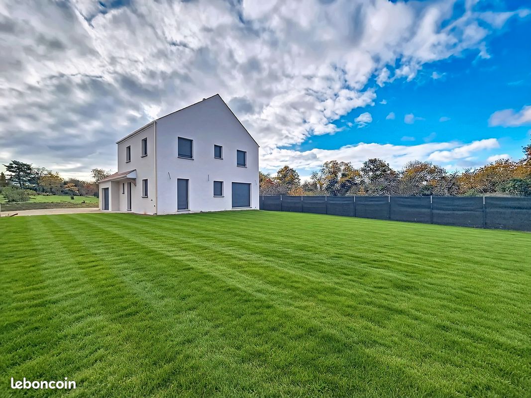Maison 6 pièces 146 m² · à Saint-Martin-la-Garenne · 146 m² · 371 597 €