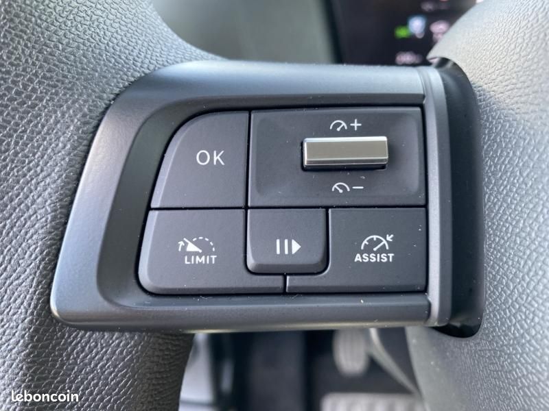 Citroen C4 BlueHDi 110ch S&S Feel Pack Business (image 11)