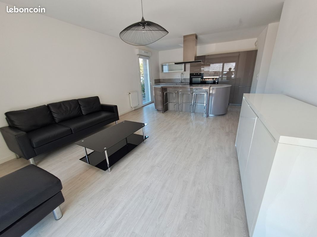 Appartement 3 pièces 64 m² · à Orléans · 64 m² · 890 €