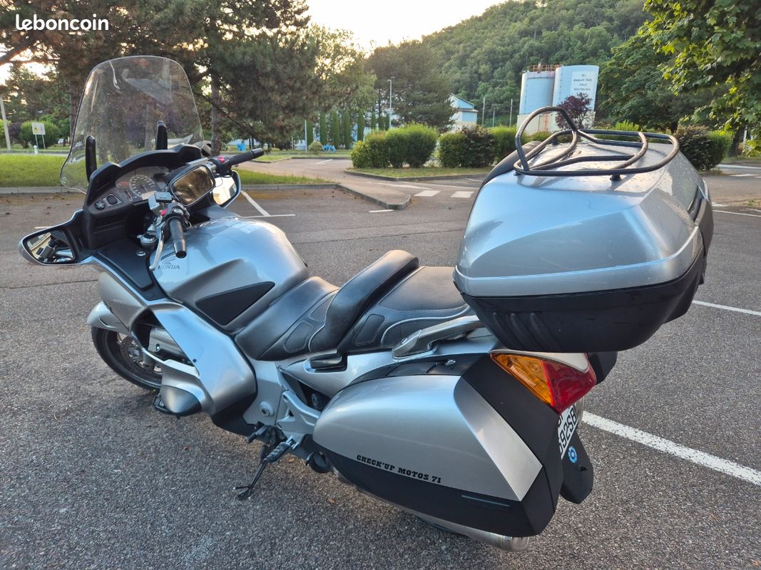 Vends ou échange Honda Pan European (E85) (image 3)