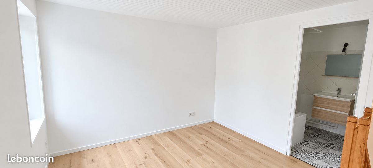 Duplex non meublé 37 m² refait en 2026 – Parking gratuit & bus au pied (image 1)