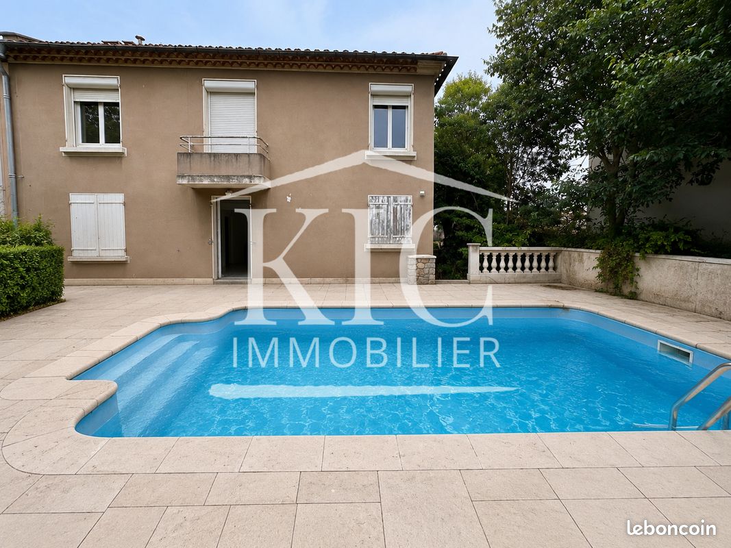 Maison 6 pièces 195 m² · à Carcassonne · 195 m² · 203 000 €