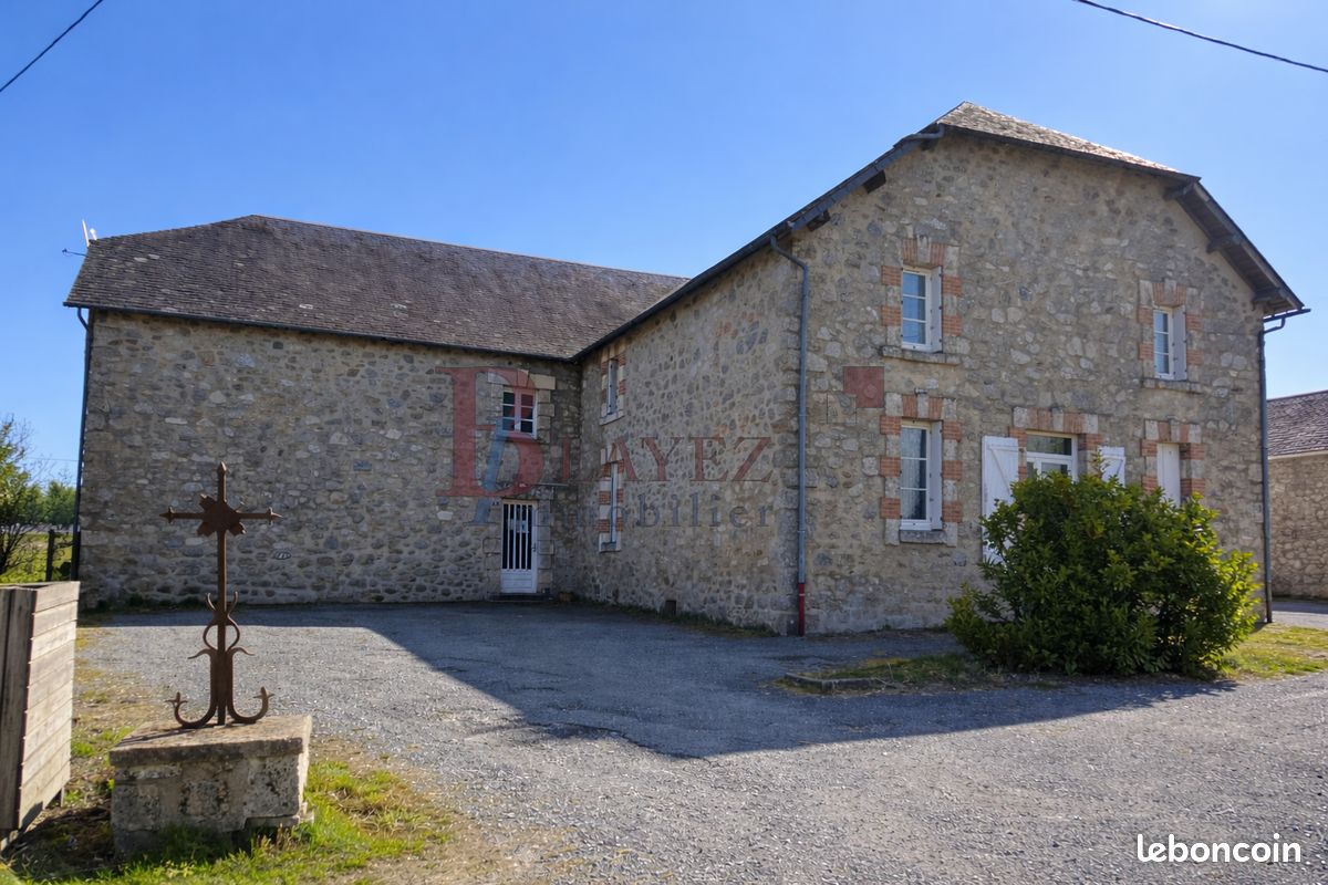Immeuble 457 m² · à Égletons · 457 m² · 238 500 €