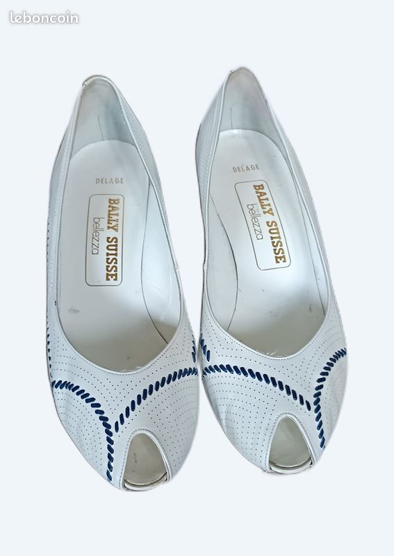 Escarpins BALLY Vintage - Cuir Gris Clair - Taille 37.5 (US 6) - Occasion En Très Bon état