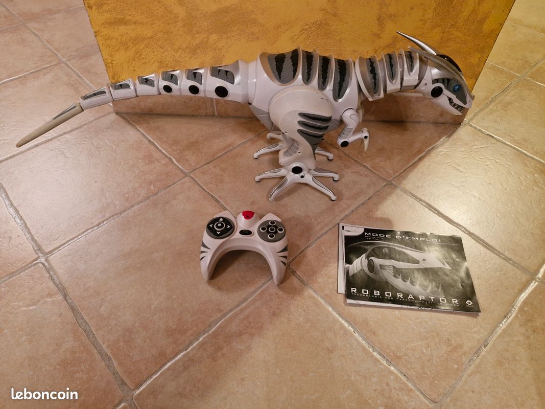 Robot (image 1)