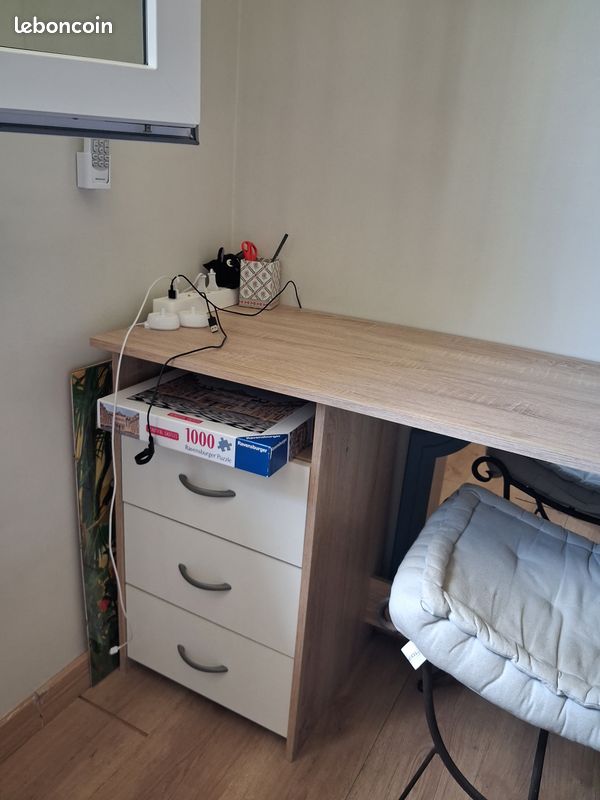 Bureau (image 2)