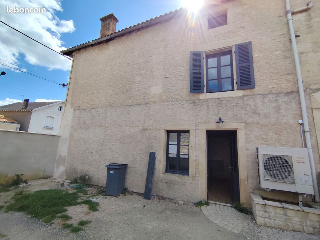 Maison de ville 6 pièces 115 m² - La Crèche 79260 (image principale 0)