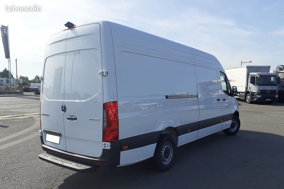 42 990 HT Mercedes SPRINTER 315 CDI 150 Ch BVA 43S L3H2 790 Euro(s) HT/Mois (image 3)