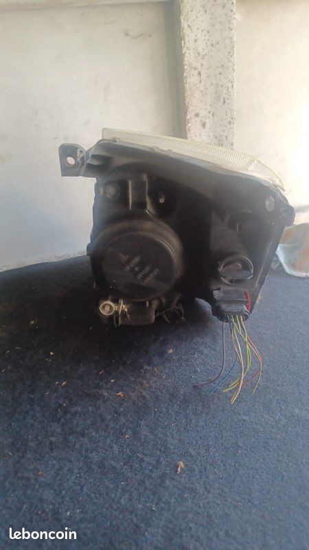 Phare citroen c2 côté droit (image 2)