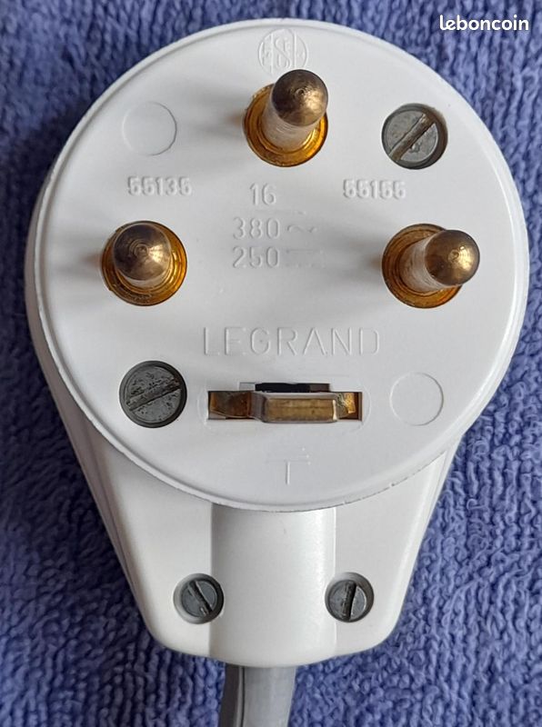 Fiche 3P + T 16 A (image 2)
