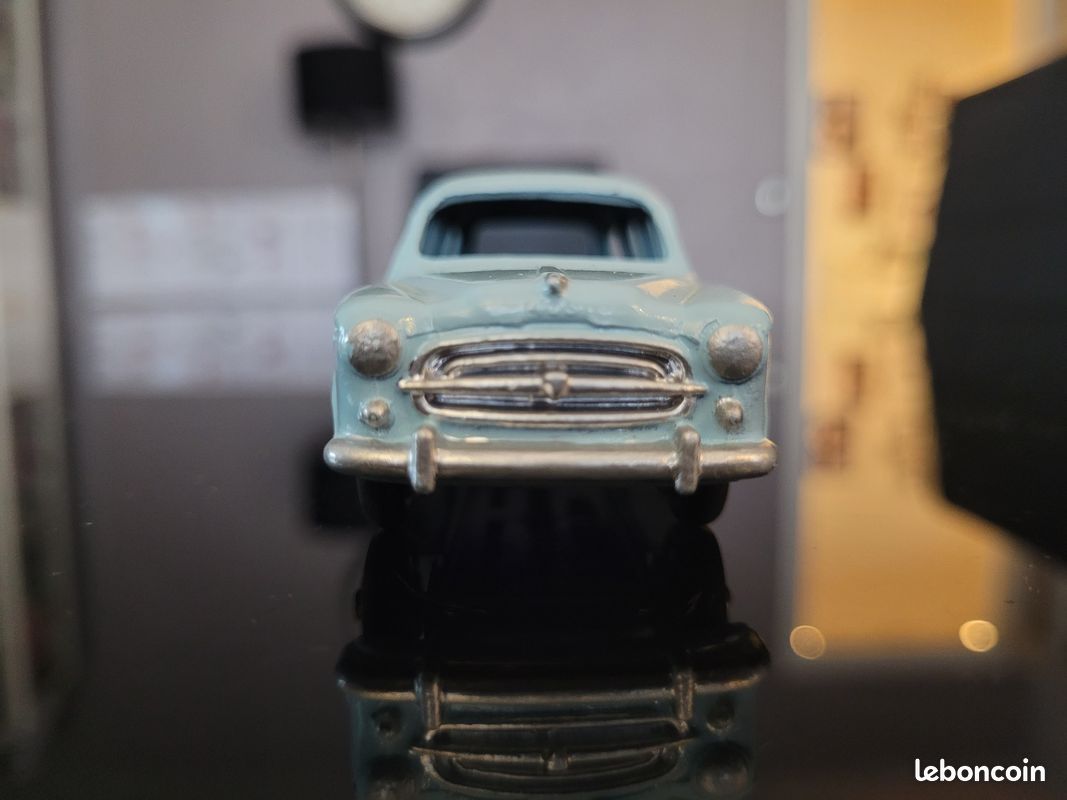 Dinky Toys 24 F – Peugeot 403 Familiale Bleu Clair, Échelle 1:43, Avec Sa Boîte